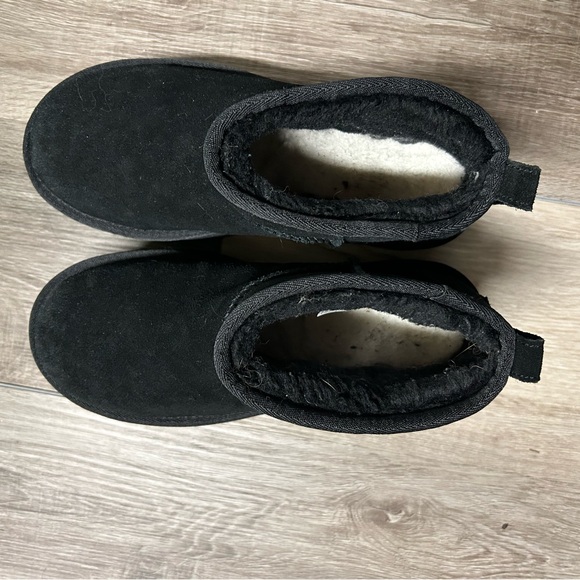 UGG Black Classic Ultra Mini Platform Size 6 - Picture 5 of 7
